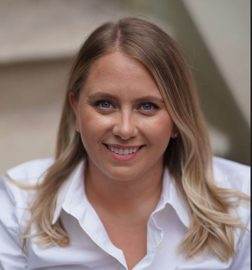 Headshot of Sarah Digirolamo