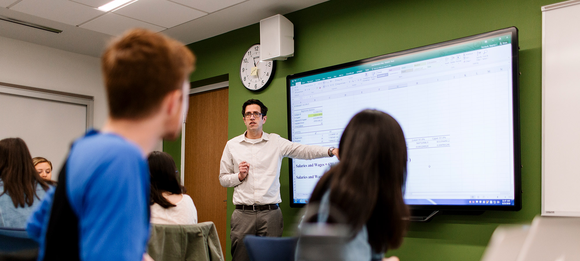 Stephen Perreault teaching accounting students