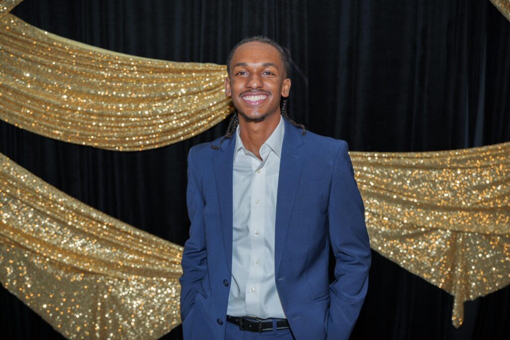 Aaron Diaz '26 featured at his summer internship