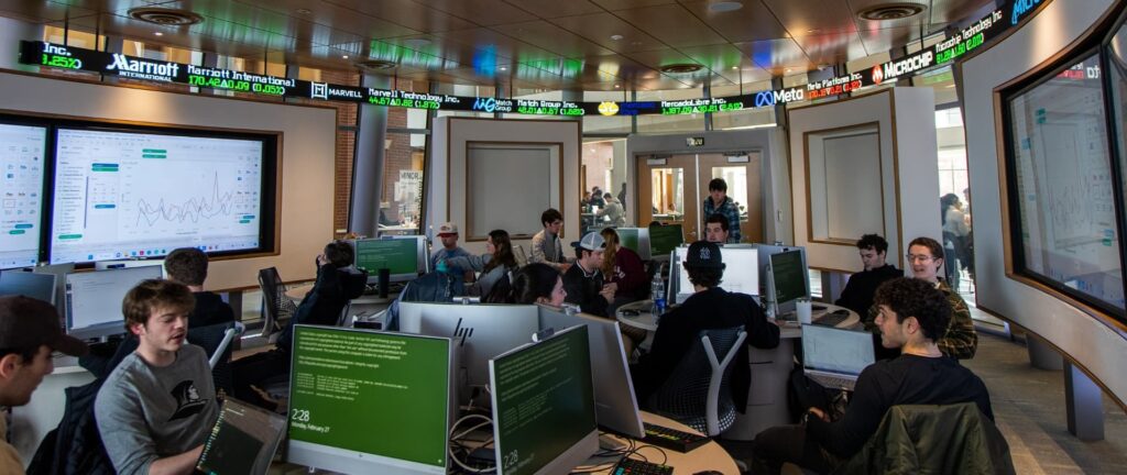 Students in the PC Finance Lab